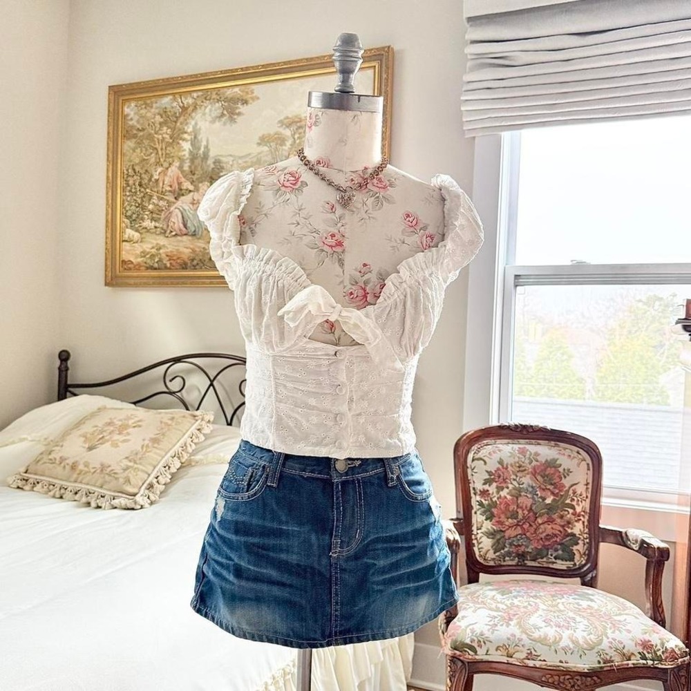 white eyelet corset style going out top Princess Polly size 6